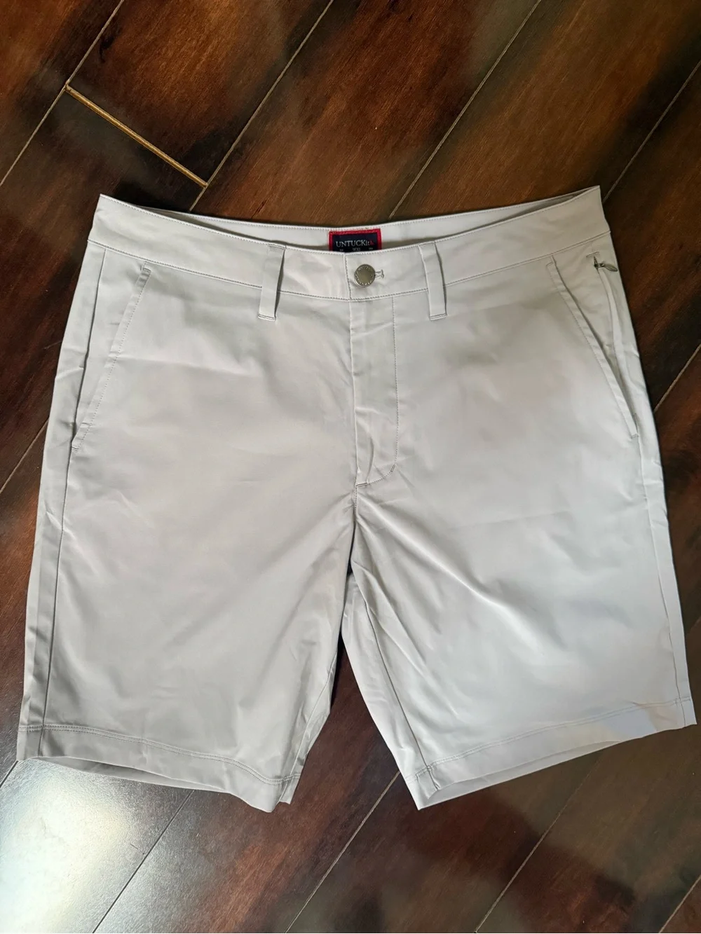 UNTUCKit Men's Light Gray Stretch Flat Front Shorts